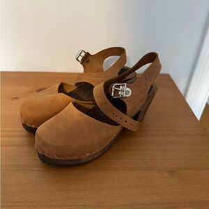 Lotta From Stockholm Brown Mules Classic Clog Design
